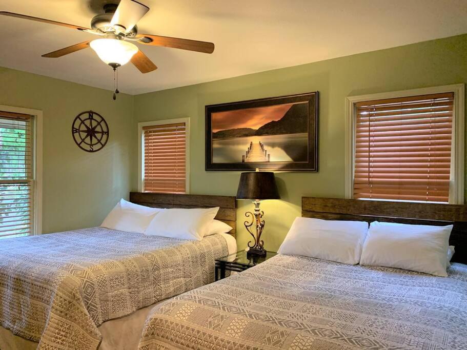 The River Haven - Sleeps 32 - On Guadalupe River Seguin Exterior photo