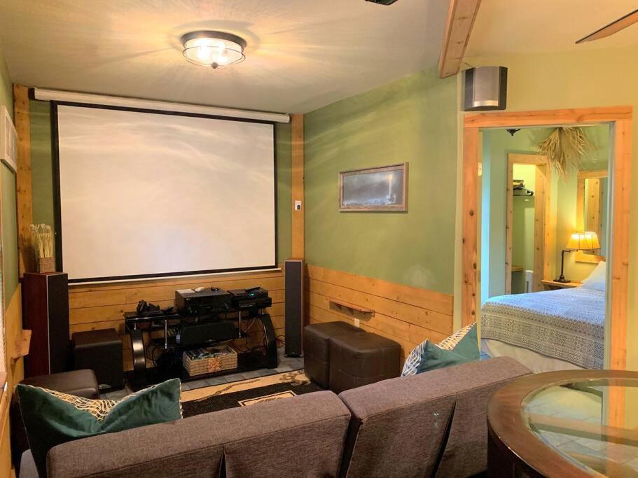 The River Haven - Sleeps 32 - On Guadalupe River Seguin Exterior photo